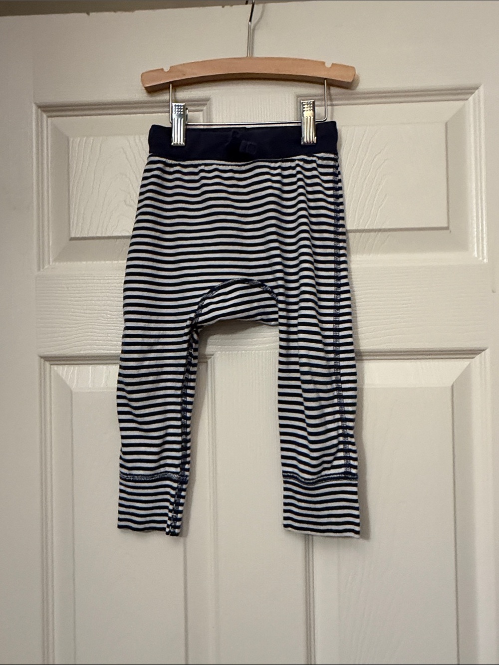 Hanna Andersson Navy and White Striped Leggings